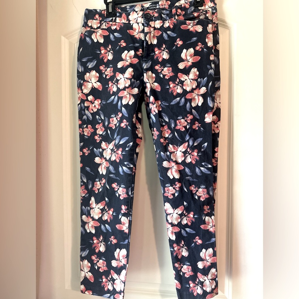 GAP Navy Floral Printed Ankle Pants size 8
